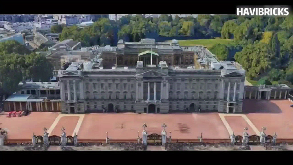 5604pcs Giant Buckingham Palace Building Blocks, High Simulation, World Renowned Landmark Building Blocks, Famous Architecture Masterpiece Block Model Kit, Streetview Modular Construction Block Model, Ideal Collectible Model for Architecture\u002Ftravel\u